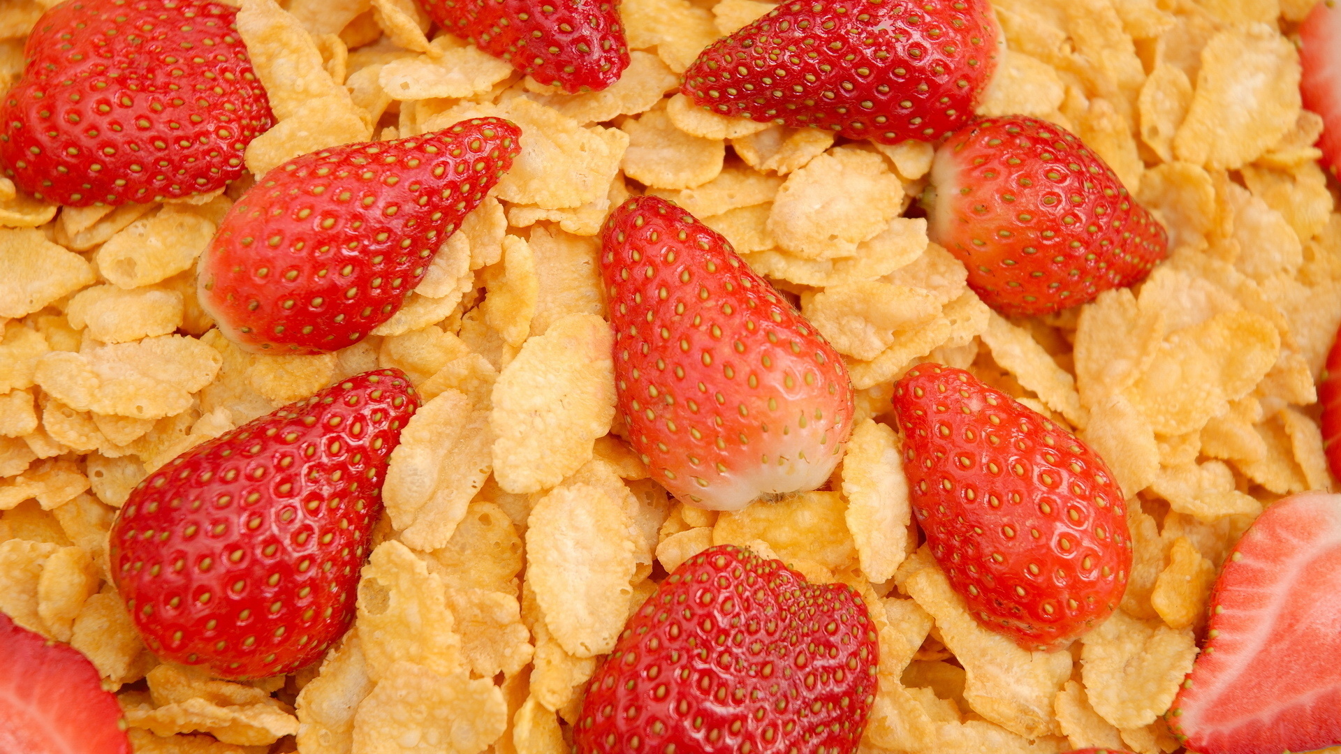 Wallpapers strawberry flakes food on the desktop