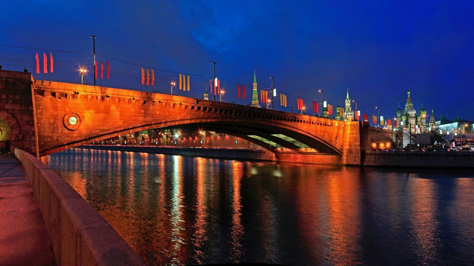 桌面上的壁纸晚上 莫斯科 河流