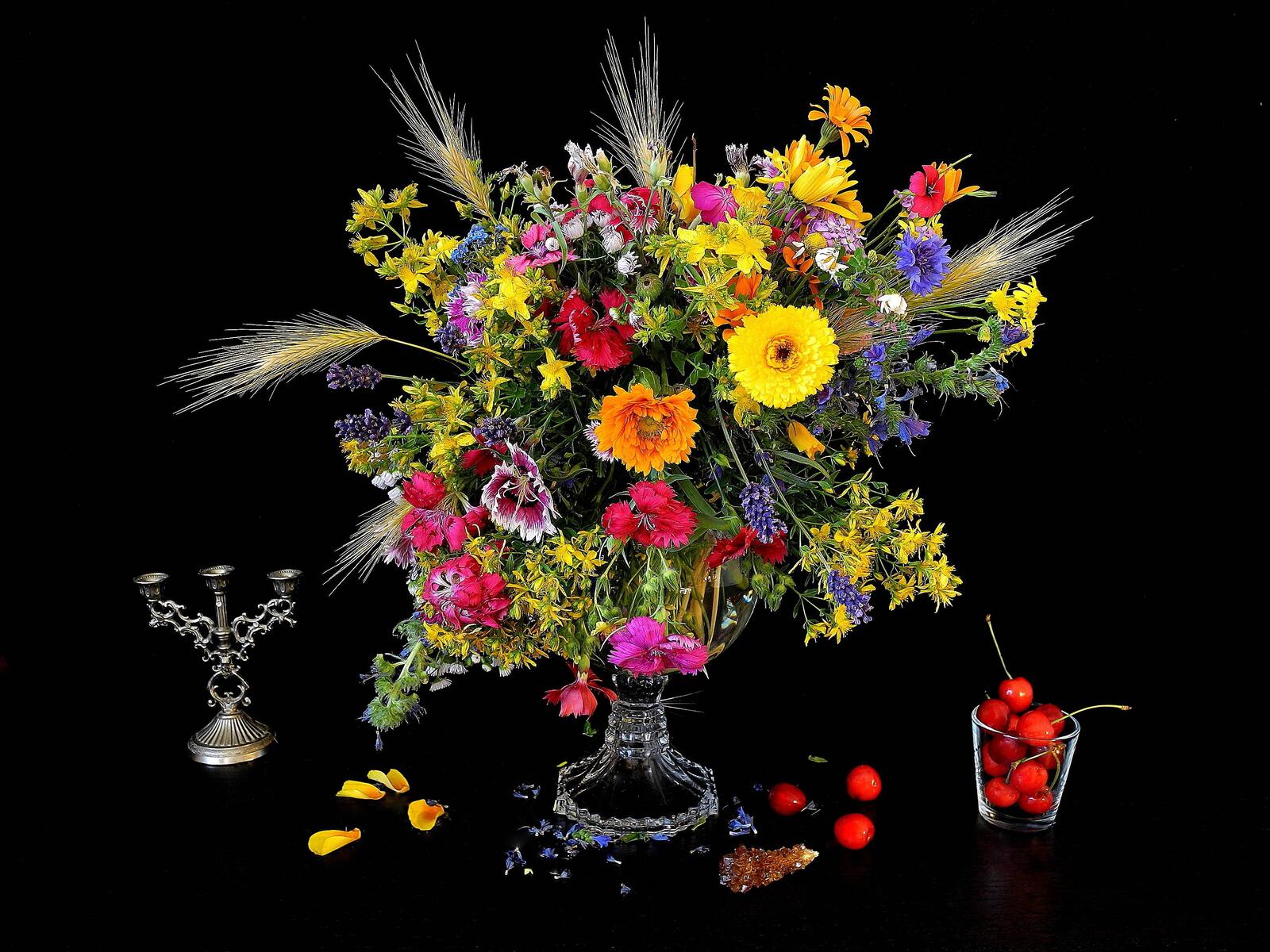 Обои натюрморт полевые цветы букет цветов на рабочий стол