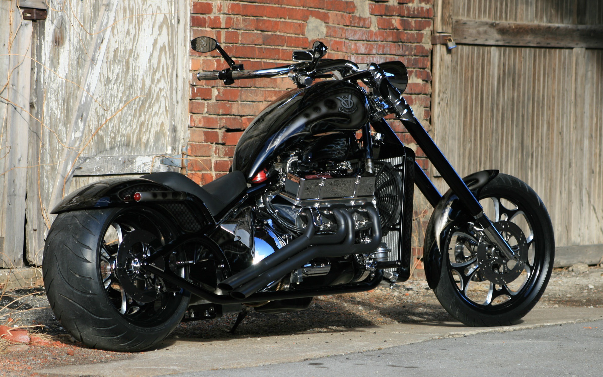 Фото бесплатно Чёрный V8-Choppers, байк, мотоцикл