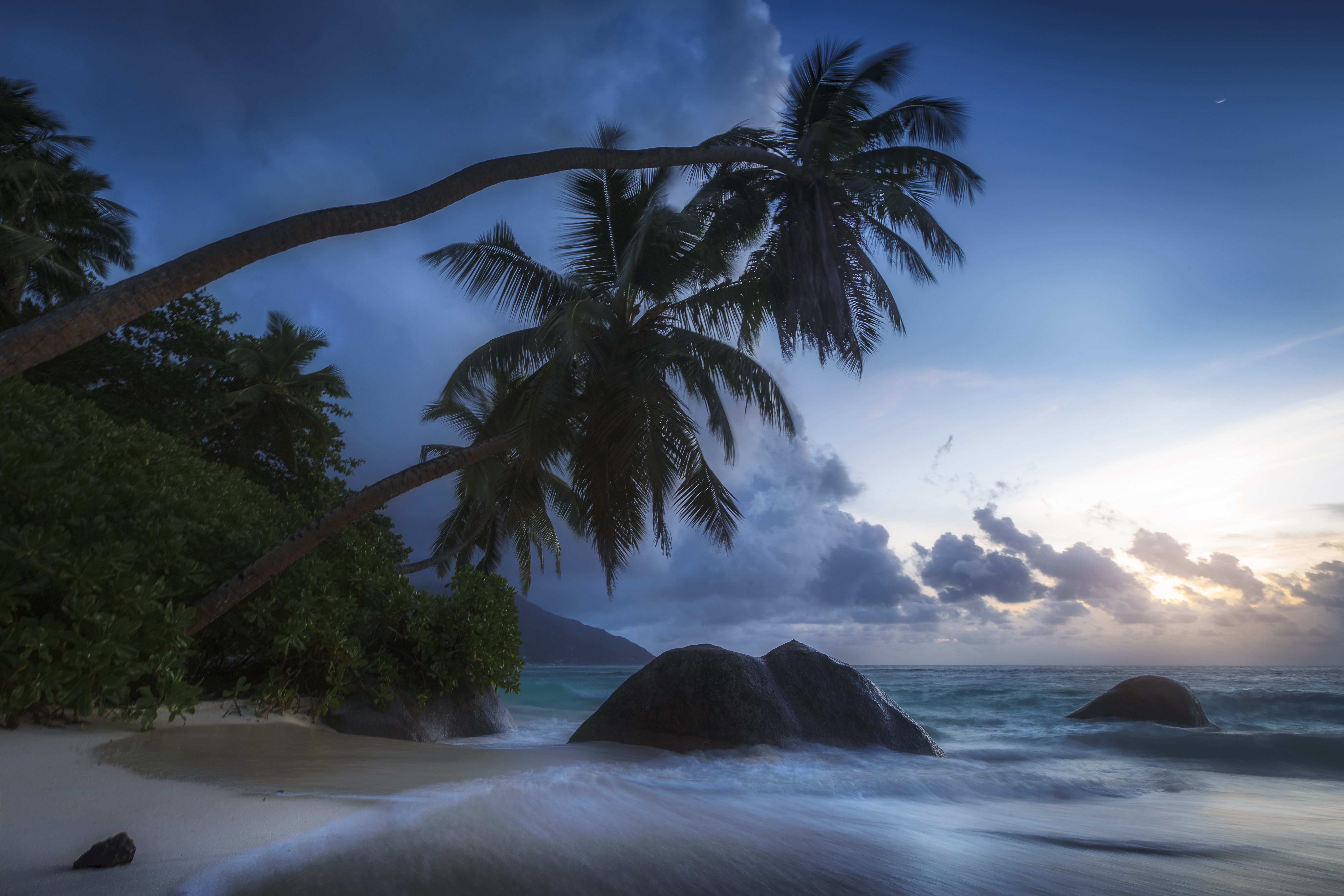 Wallpapers ocean beach seychelles on the desktop