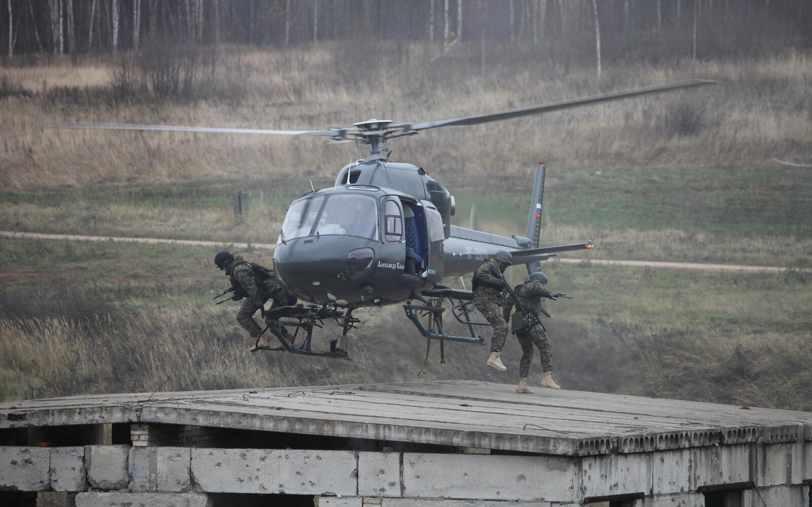 Wallpapers helicopter disembarkation special forces on the desktop