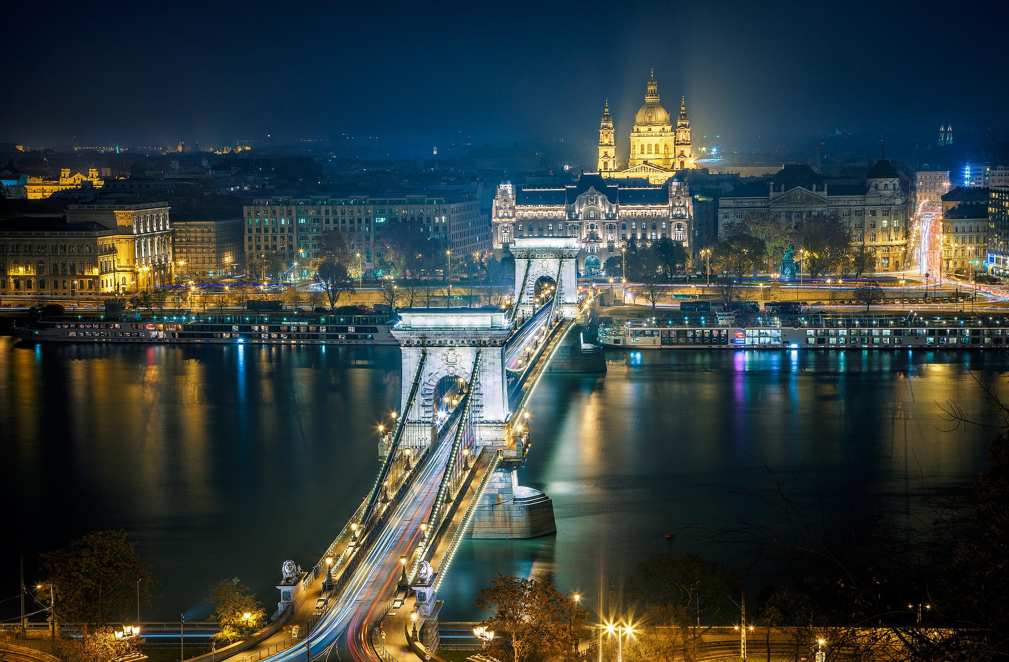 Обои подвесной мост через реку Дунай Цепной мост Венгрия на рабочий стол