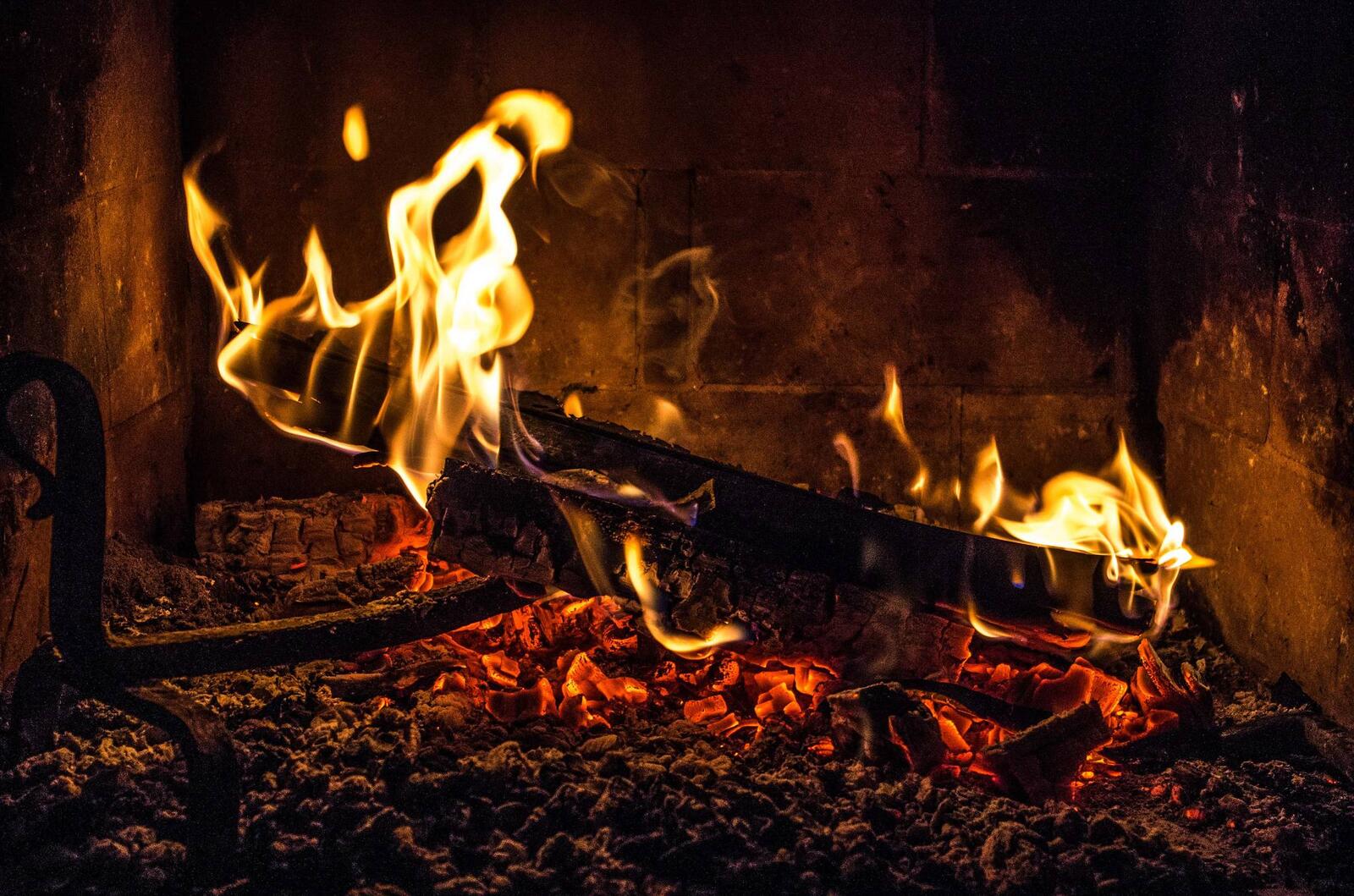 Wallpapers stove firewood bonfire on the desktop