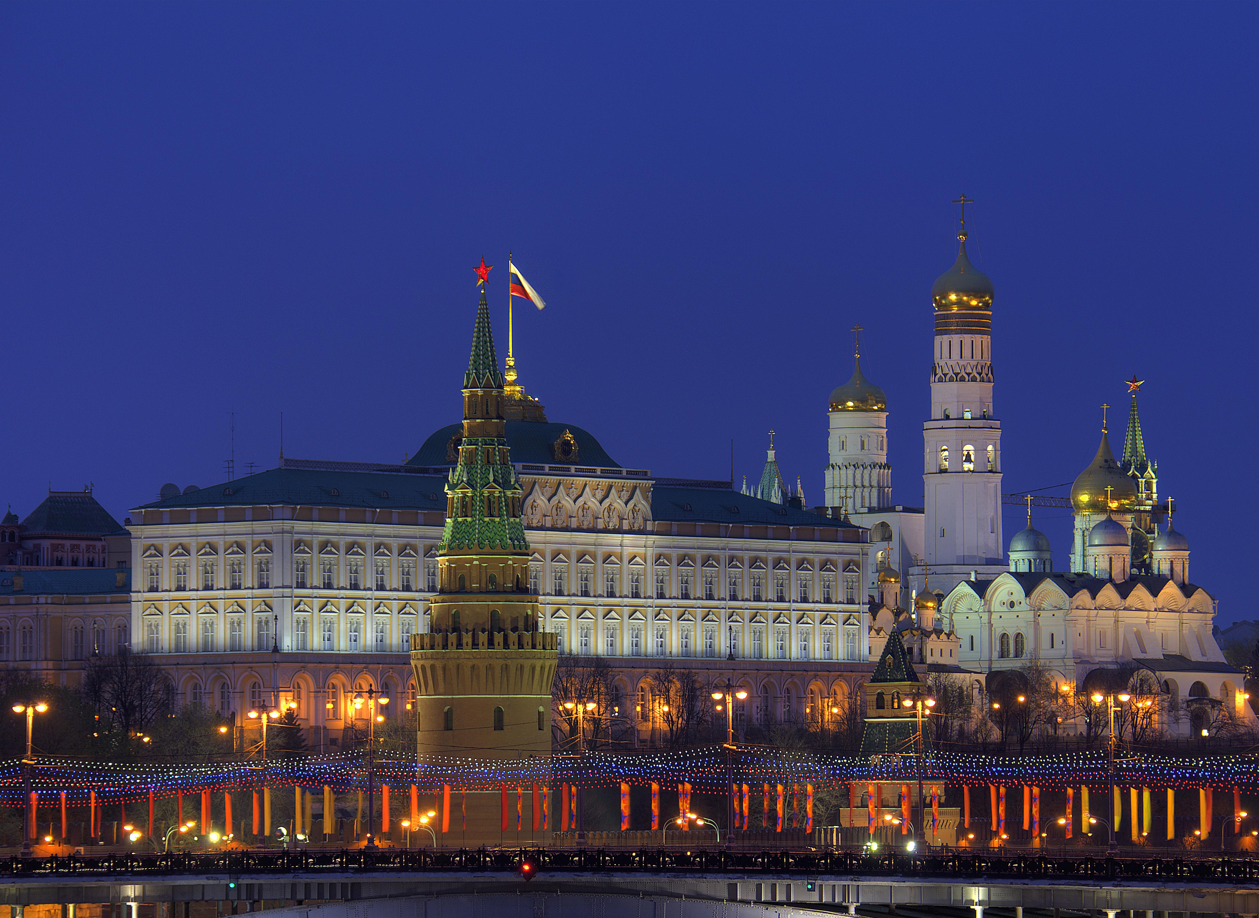 Обои город вечер кремль на рабочий стол