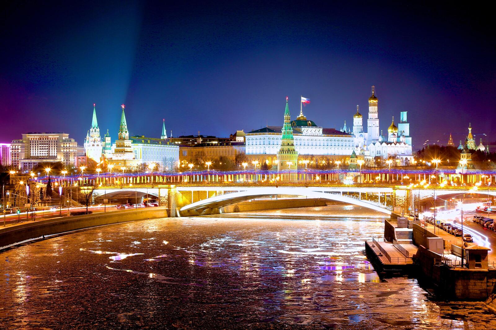 Обои река кремль ночь на рабочий стол