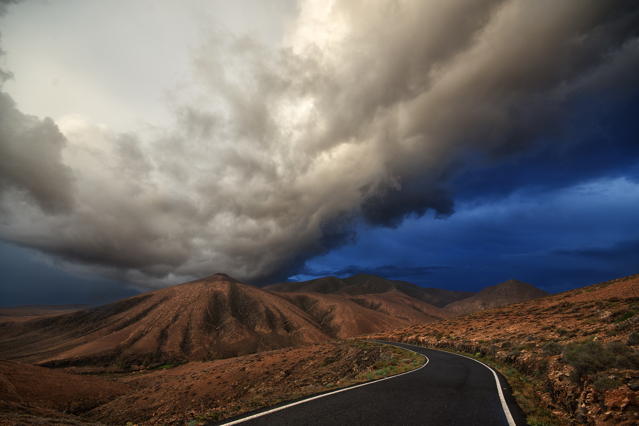 Wallpapers road storm mountains on the desktop
