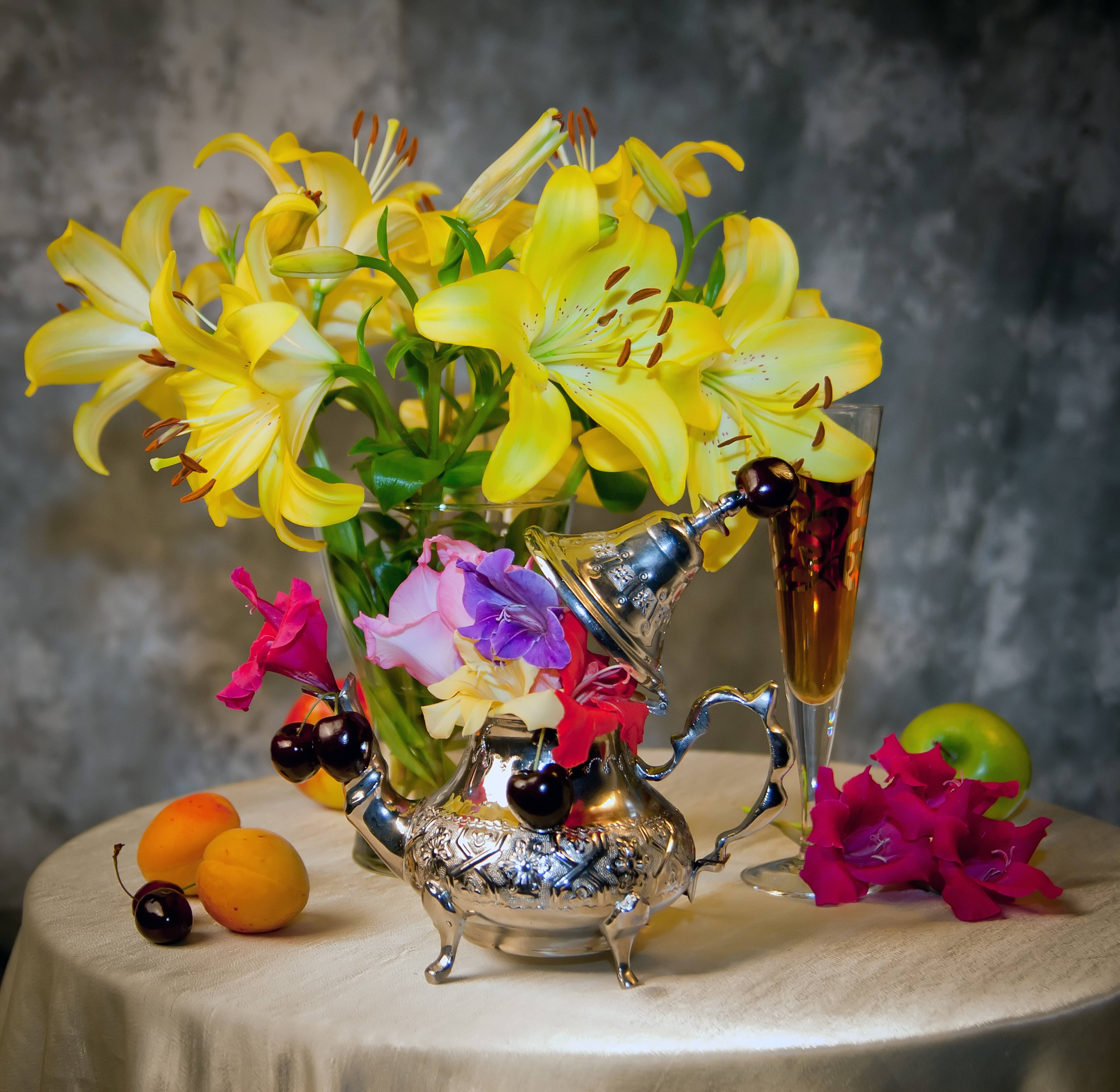 Фото бесплатно натюрморт, цветы, фрукты