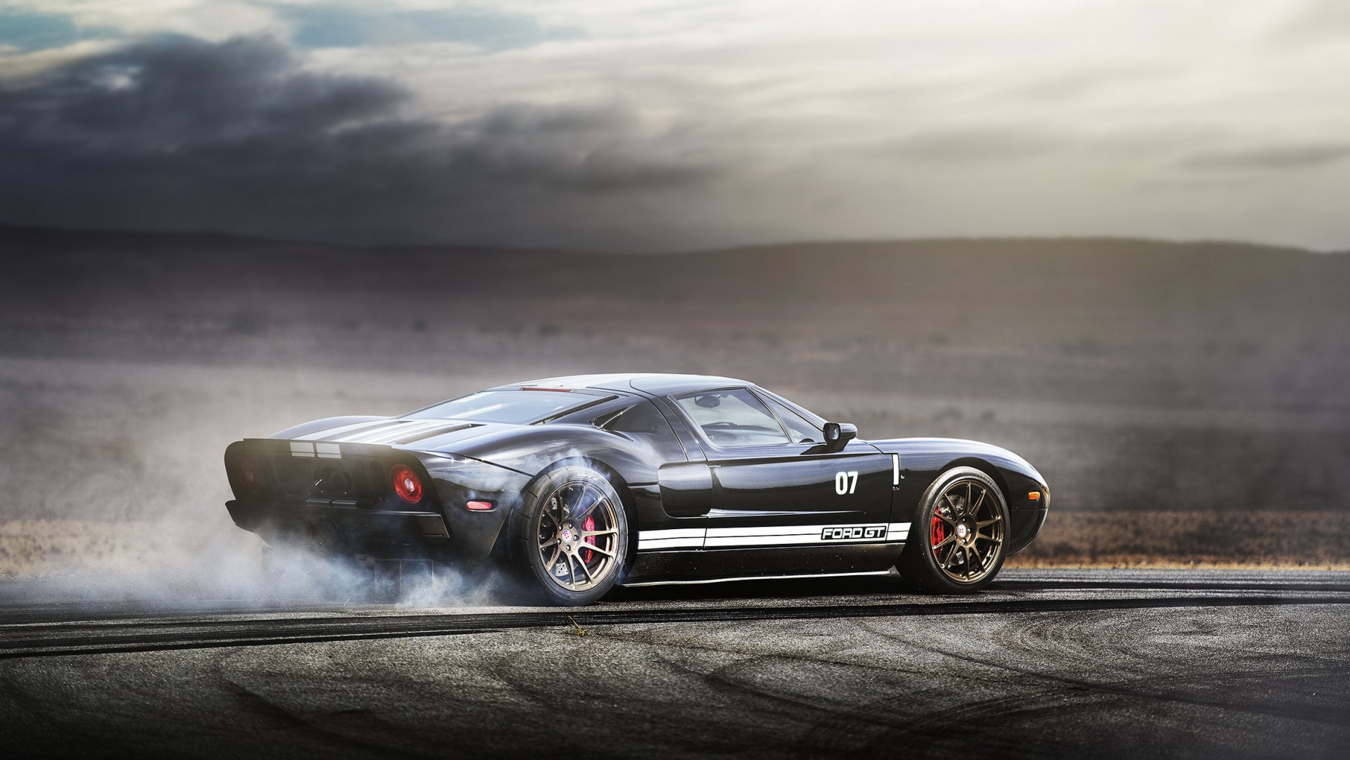 Wallpapers Ford GT burnt smoke traces on the desktop