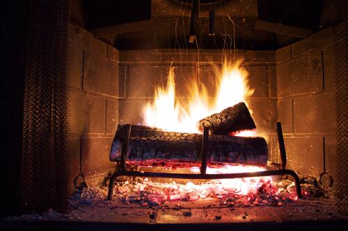 Download screensaver coals a fireplace to your phone for free