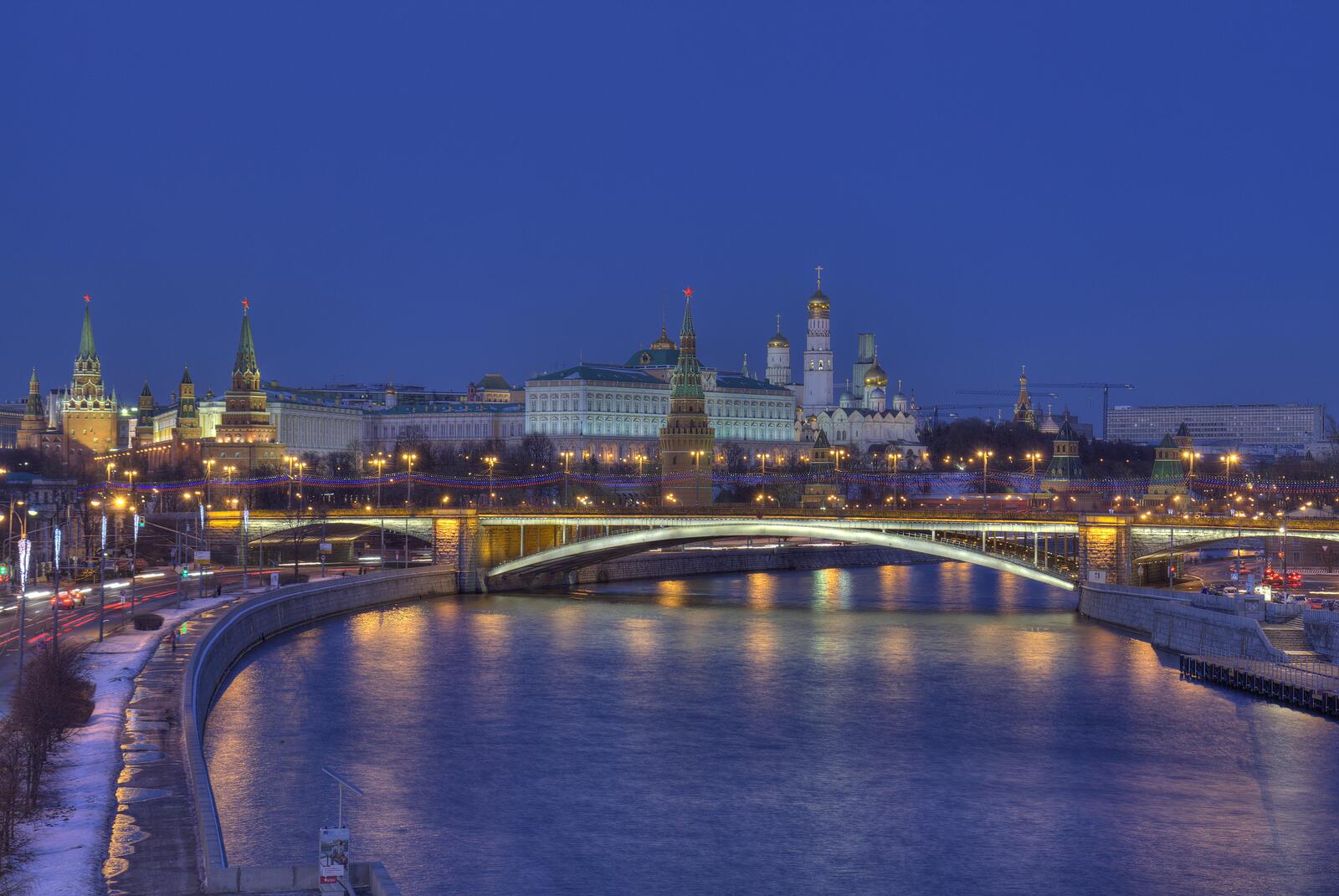 Обои Москва река Кремль Россия на рабочий стол
