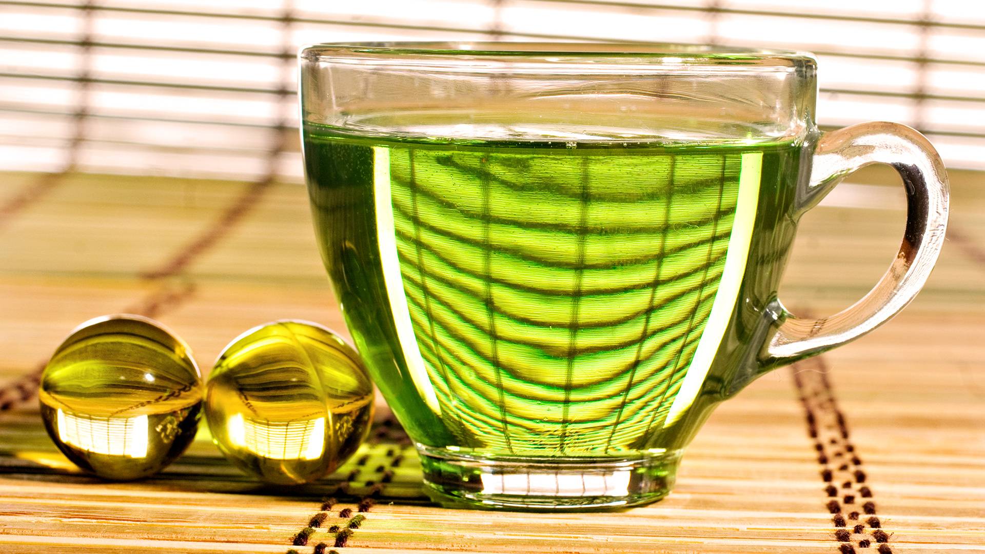Обои напиток зеленый чашка стекло на рабочий стол
