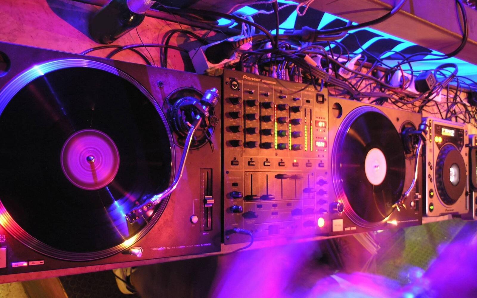 Wallpapers DJ control panel turntable vinyl on the desktop