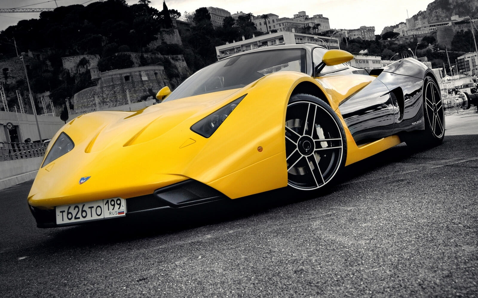 Wallpapers sports car yellow lights on the desktop