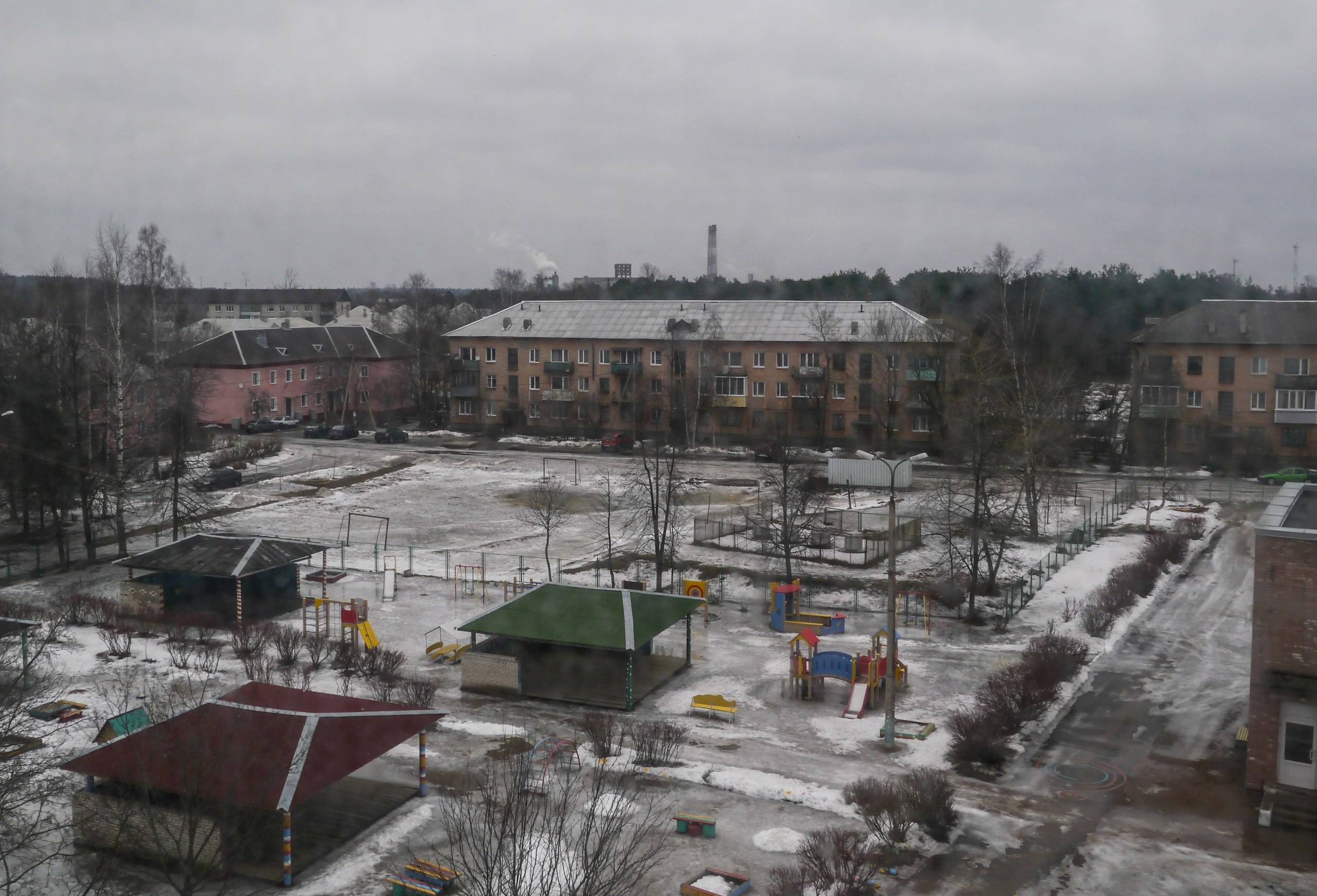 Обои Приозерск детская площадка снег на рабочий стол