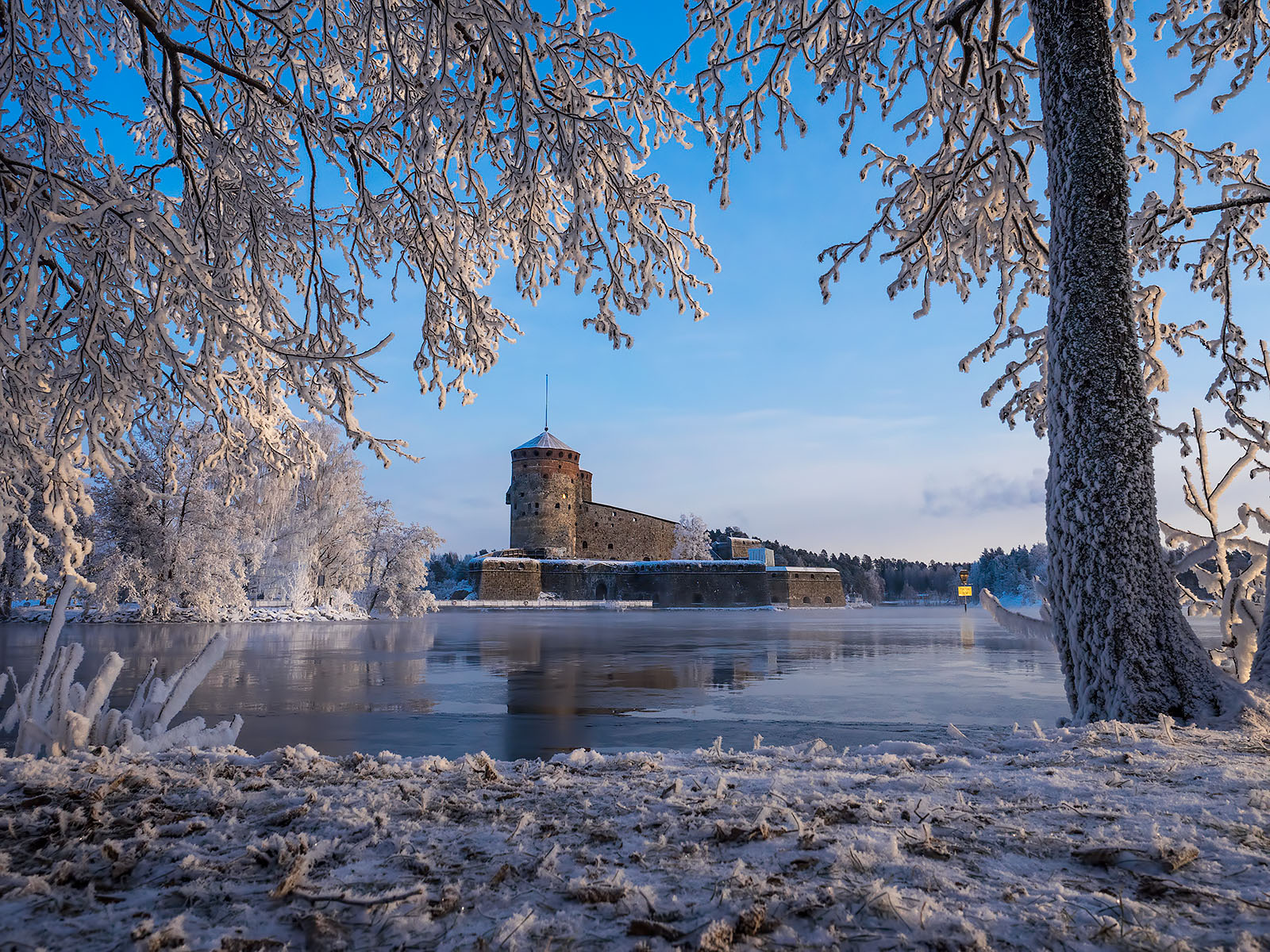 Крепость Савонлинна зимой