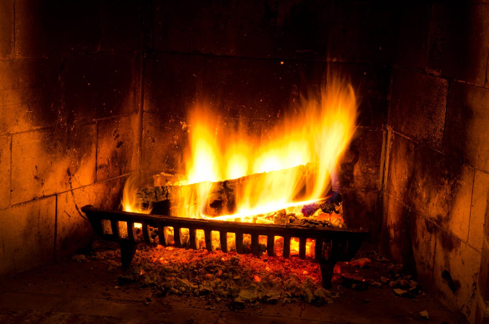 Wallpapers coals fireplace bonfire on the desktop