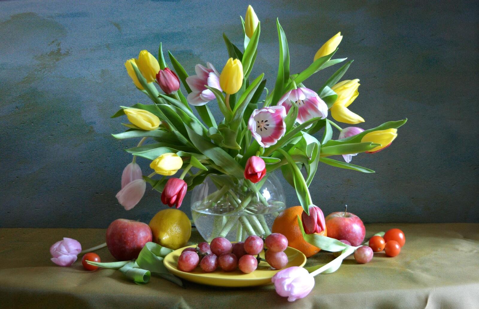 Wallpapers bouquet tulips grapes on the desktop