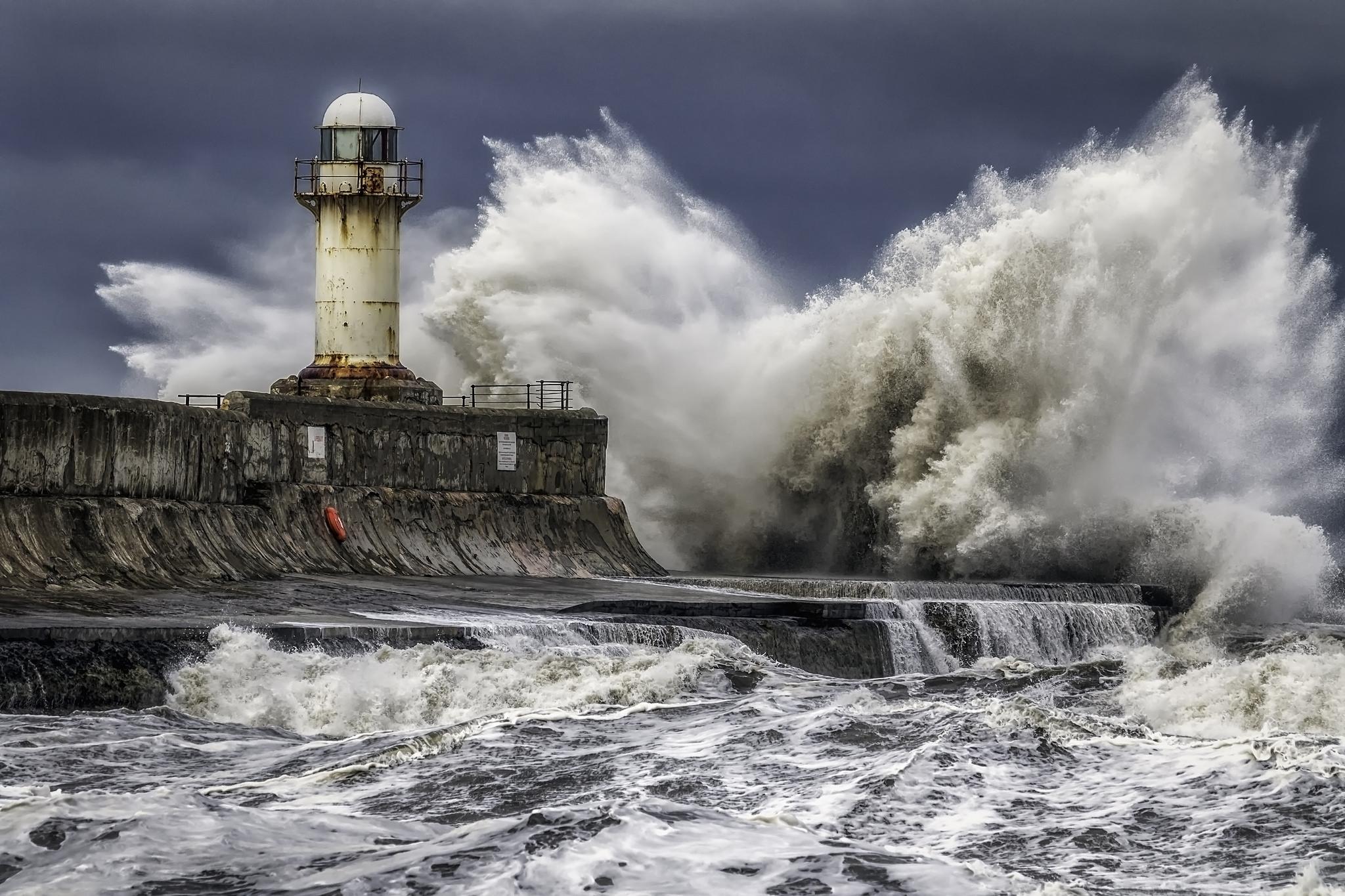 Wallpapers sea lighthouse storm on the desktop
