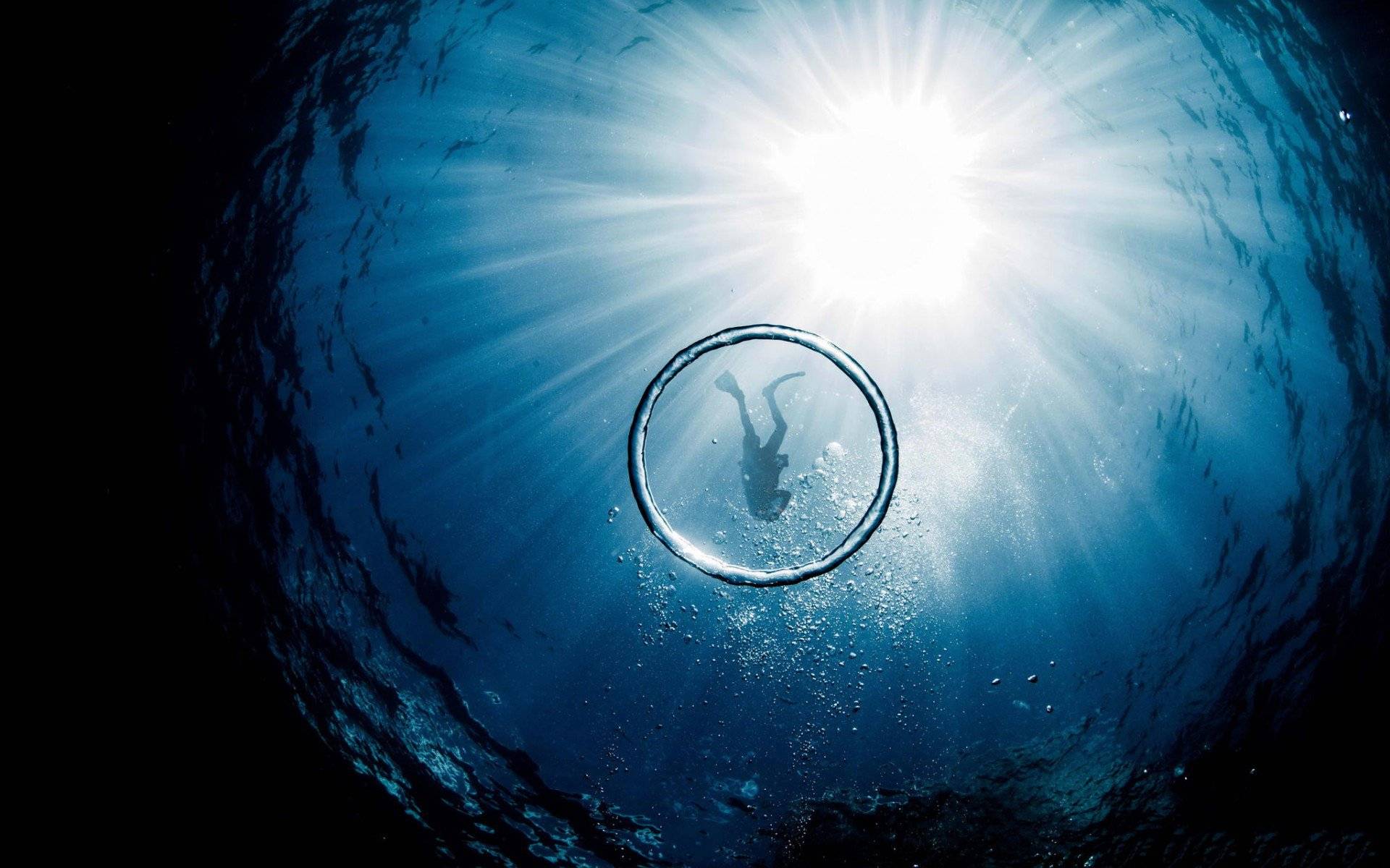 Wallpapers diving scuba diver ascent from the depth on the desktop
