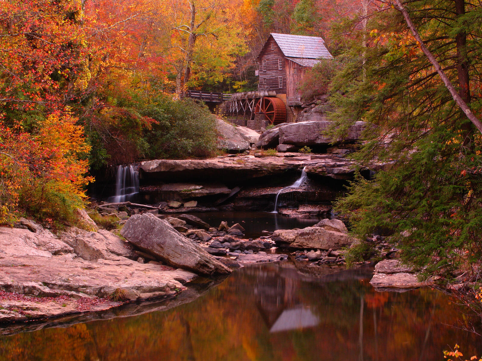 Обои Glade Creek Grist Mill West Virginia осень на рабочий стол