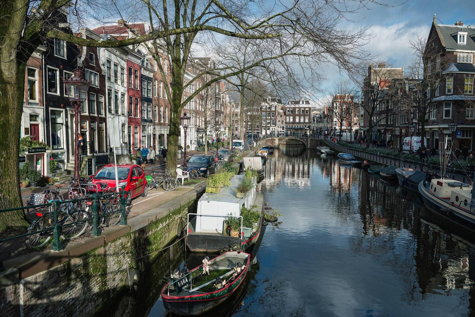 Обои Амстердам лодка канал на рабочий стол