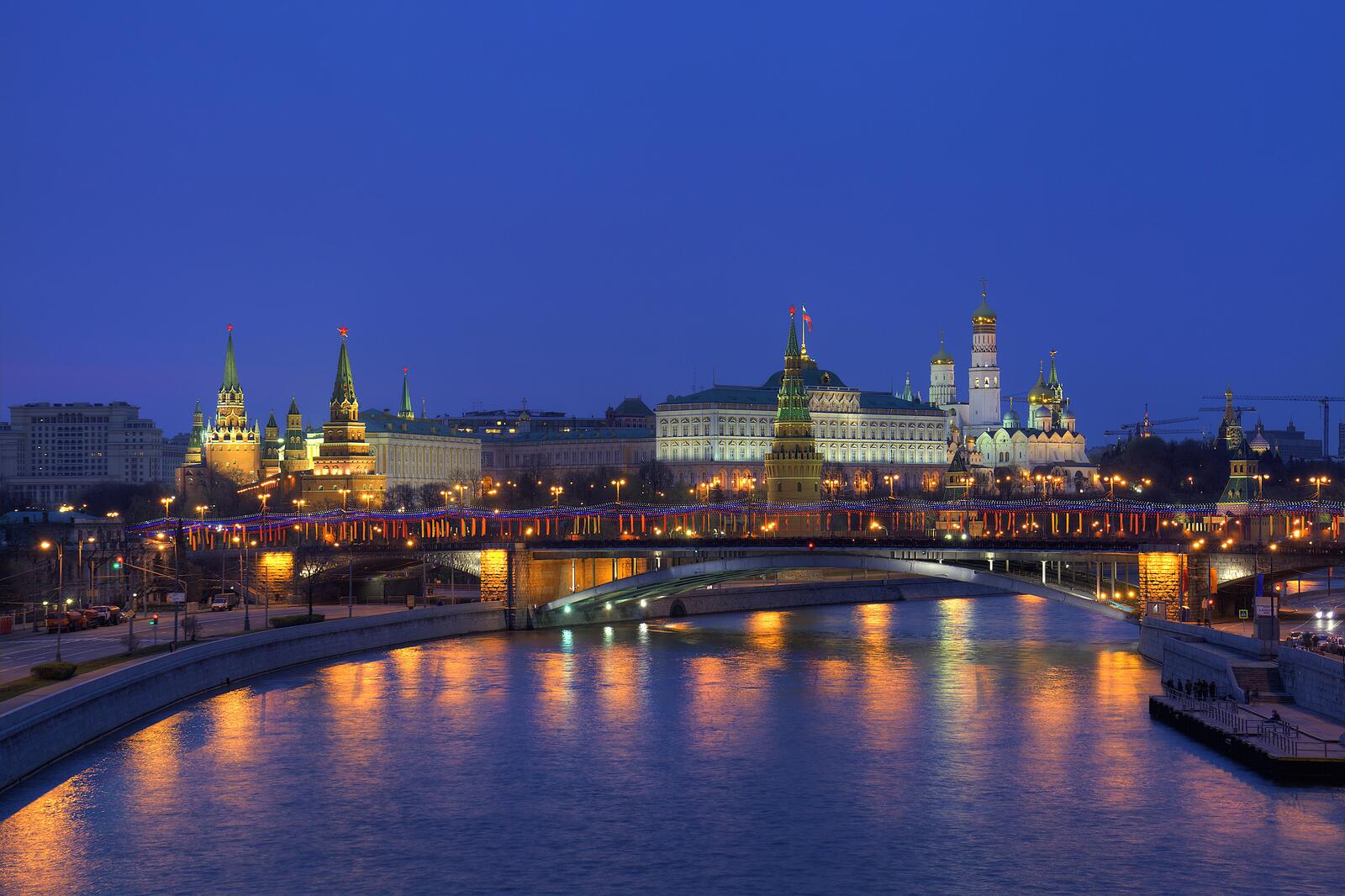 Обои Москва река река свет фонарей на рабочий стол