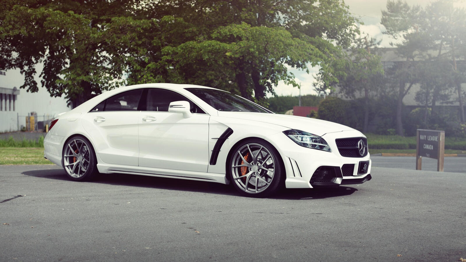 Wallpapers Mercedes white amg on the desktop
