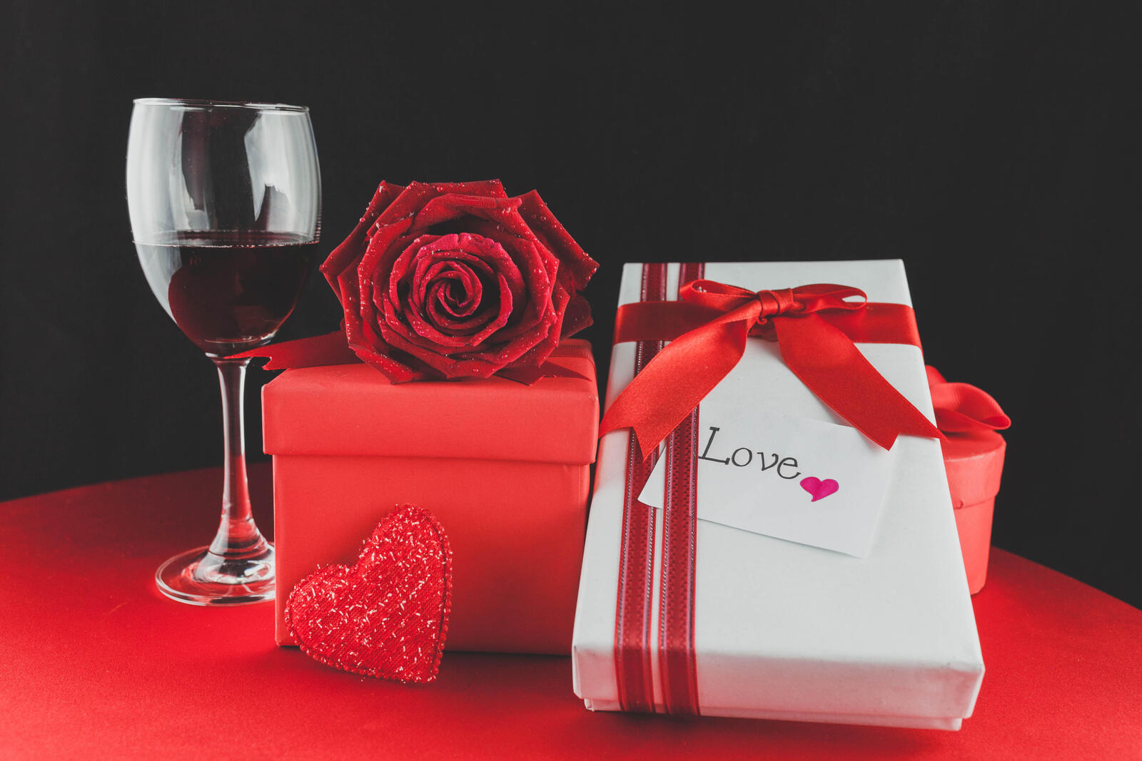 桌面上的壁纸红酒 情人节快乐 情人节