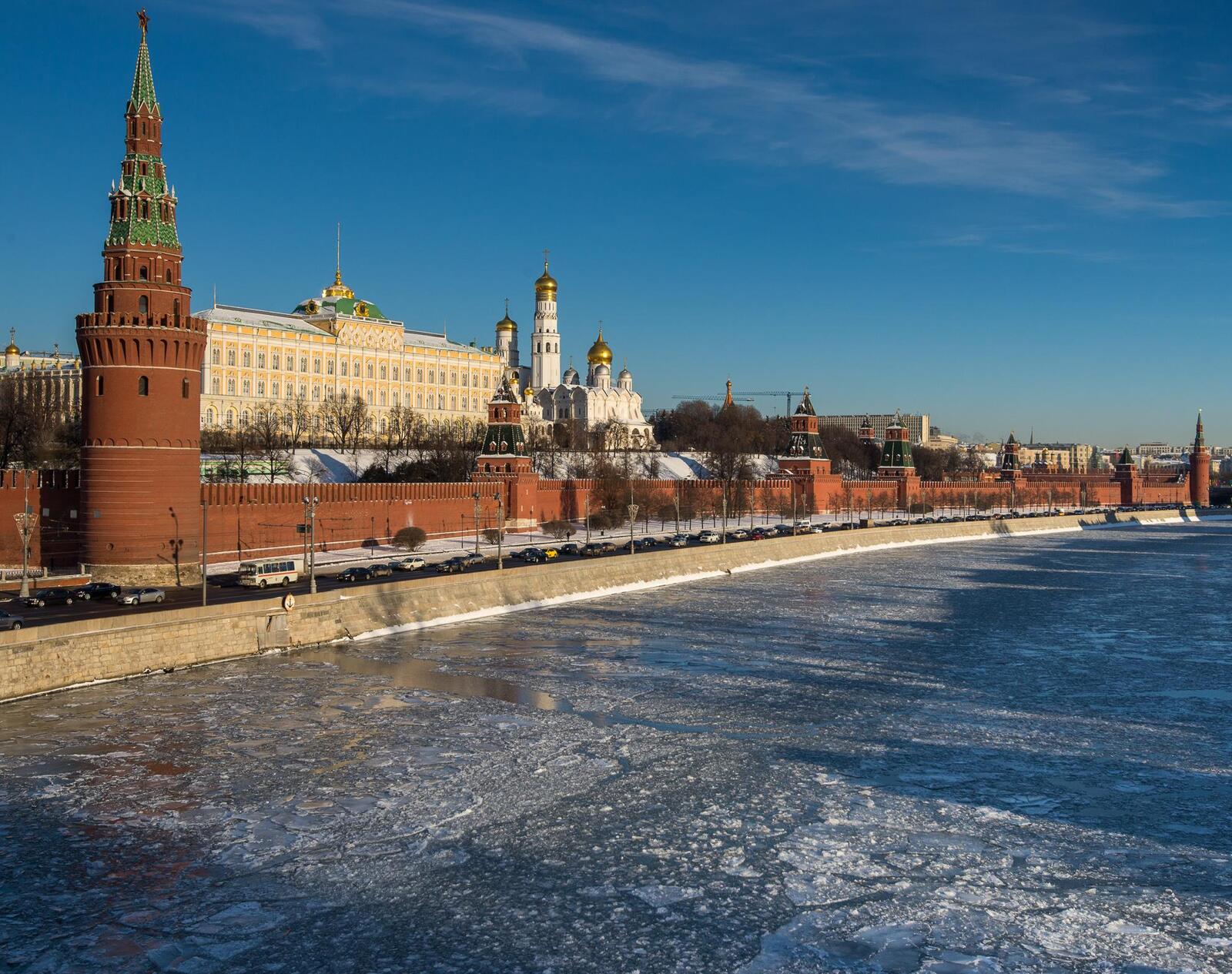Wallpapers Moscow frozen river Russian on the desktop