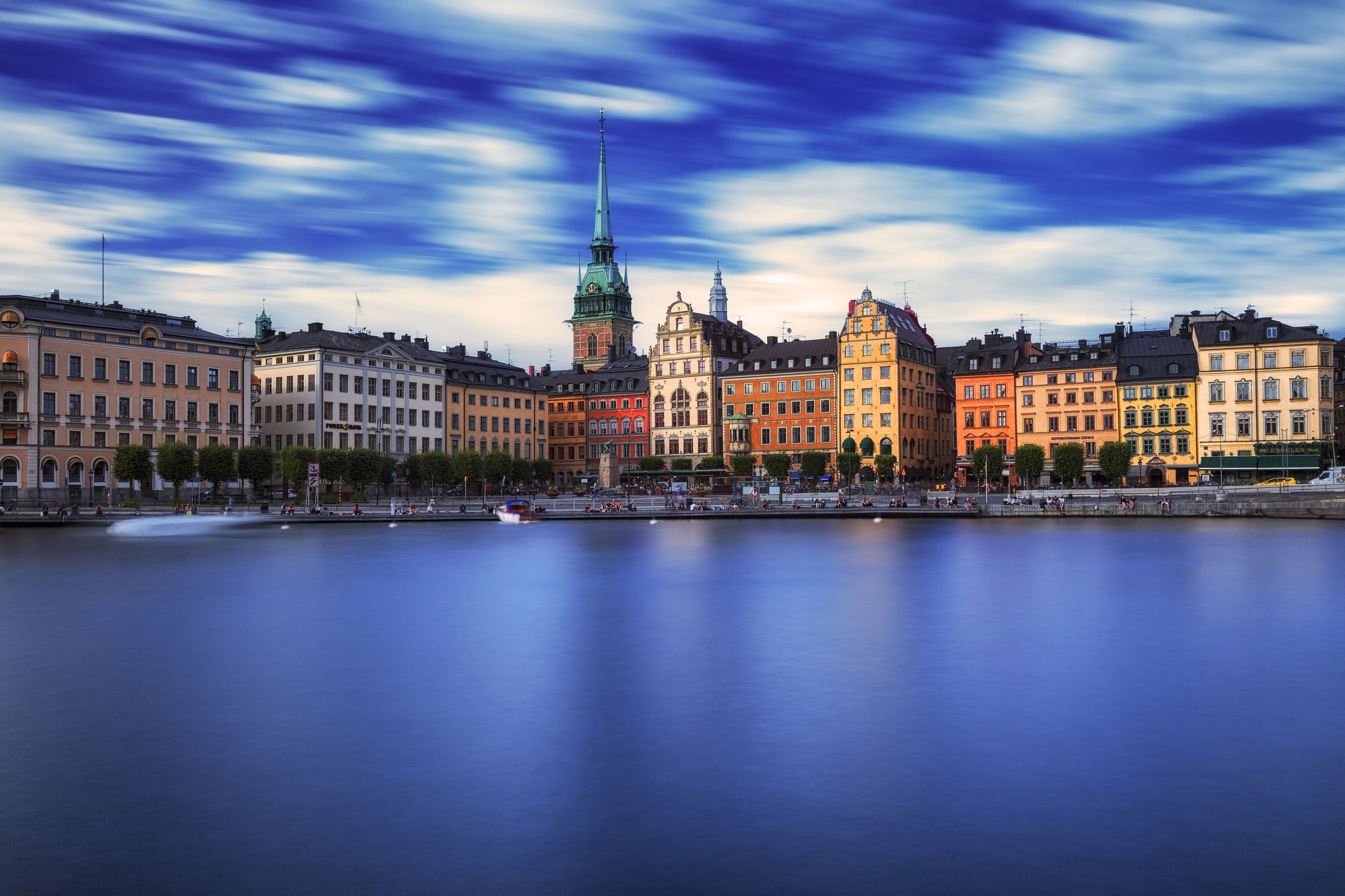 Стокгольм. Швеция Стокгольм. Стокгольм столица Швеции достопримечательности. Река в Стокгольме. Швеция достопримечательности Стокгольма.