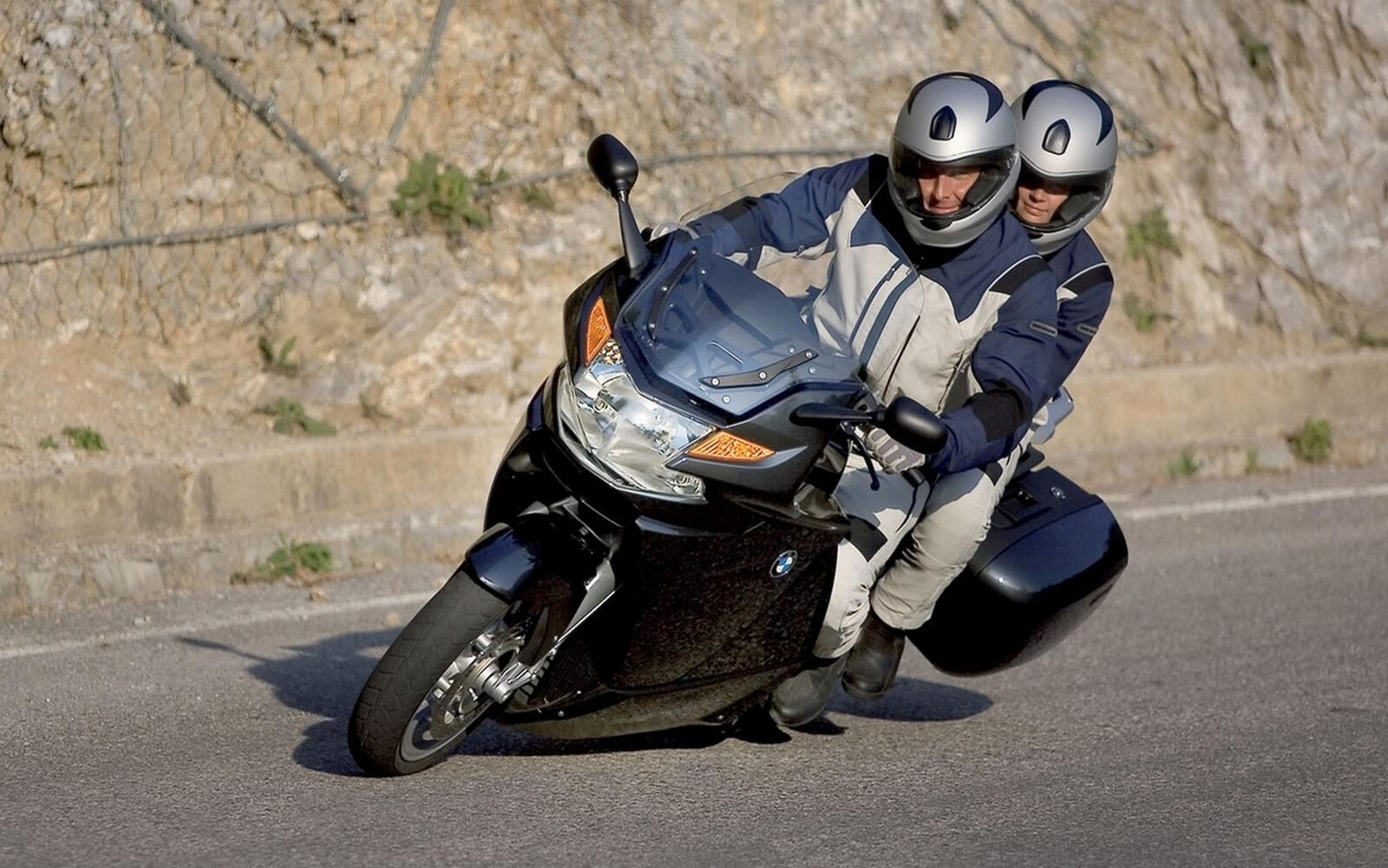 Wallpapers bmw tourist motorcyclists on the desktop