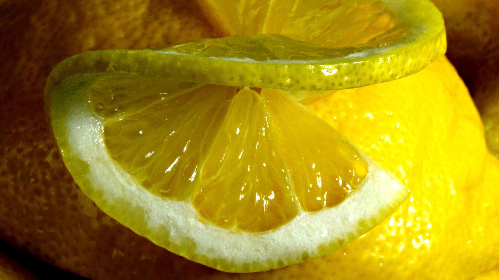 Обои фрукт лимон долька на рабочий стол