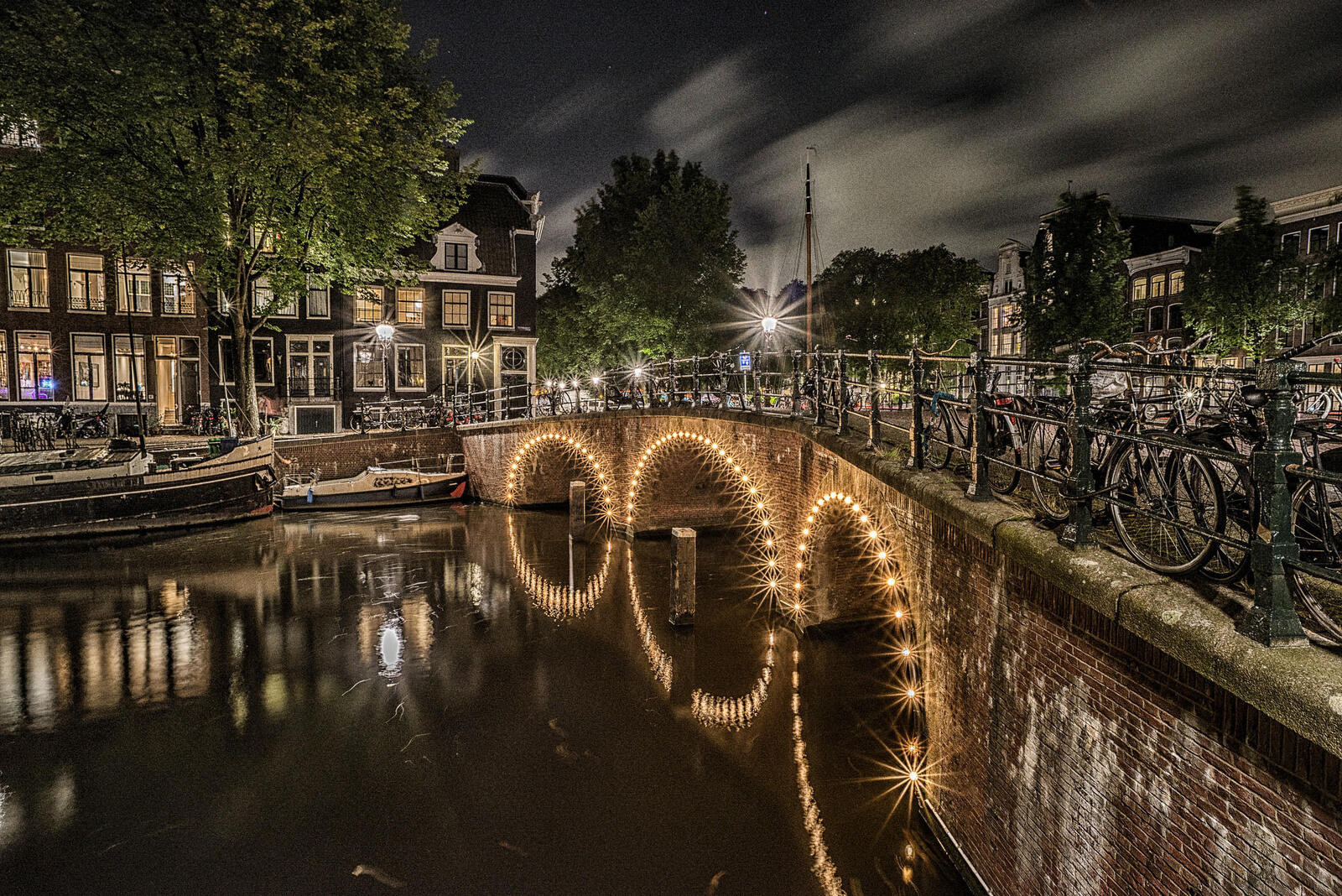 Обои Амстердам Голландия отражение на рабочий стол