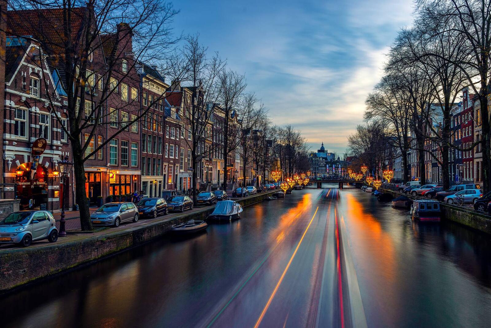 Обои здания Амстердам канал на рабочий стол