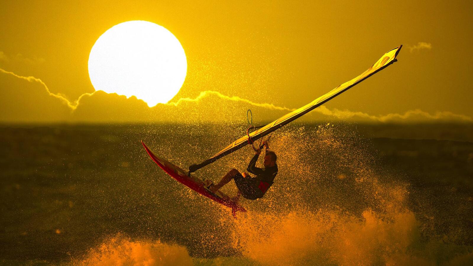 Wallpapers Windsurfing sunset large sun on the desktop