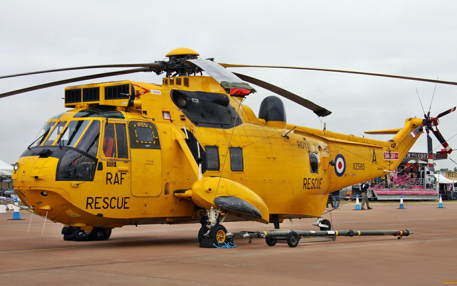 Обои спасательный вертолет желтый винты на рабочий стол