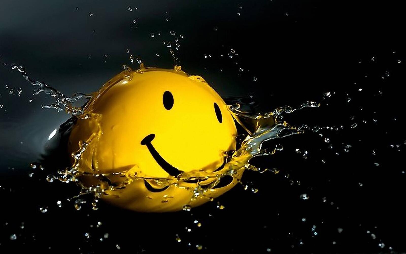 Wallpapers smiley face in the water squirt smile on the desktop