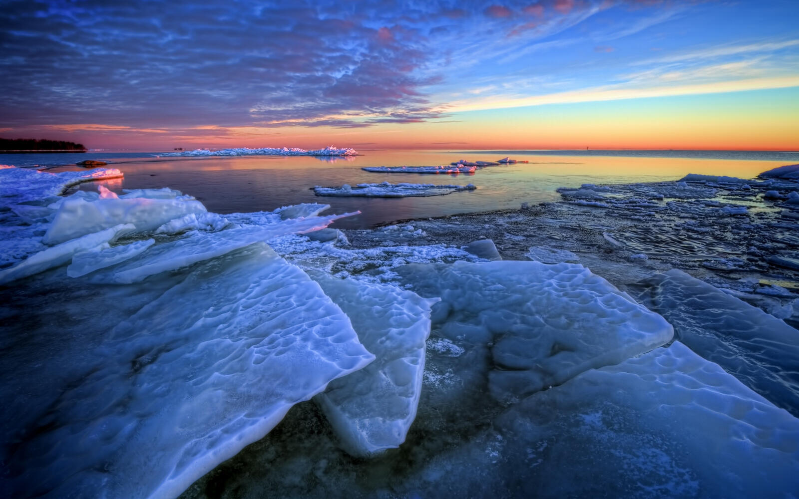 Обои море льдины горизонт на рабочий стол