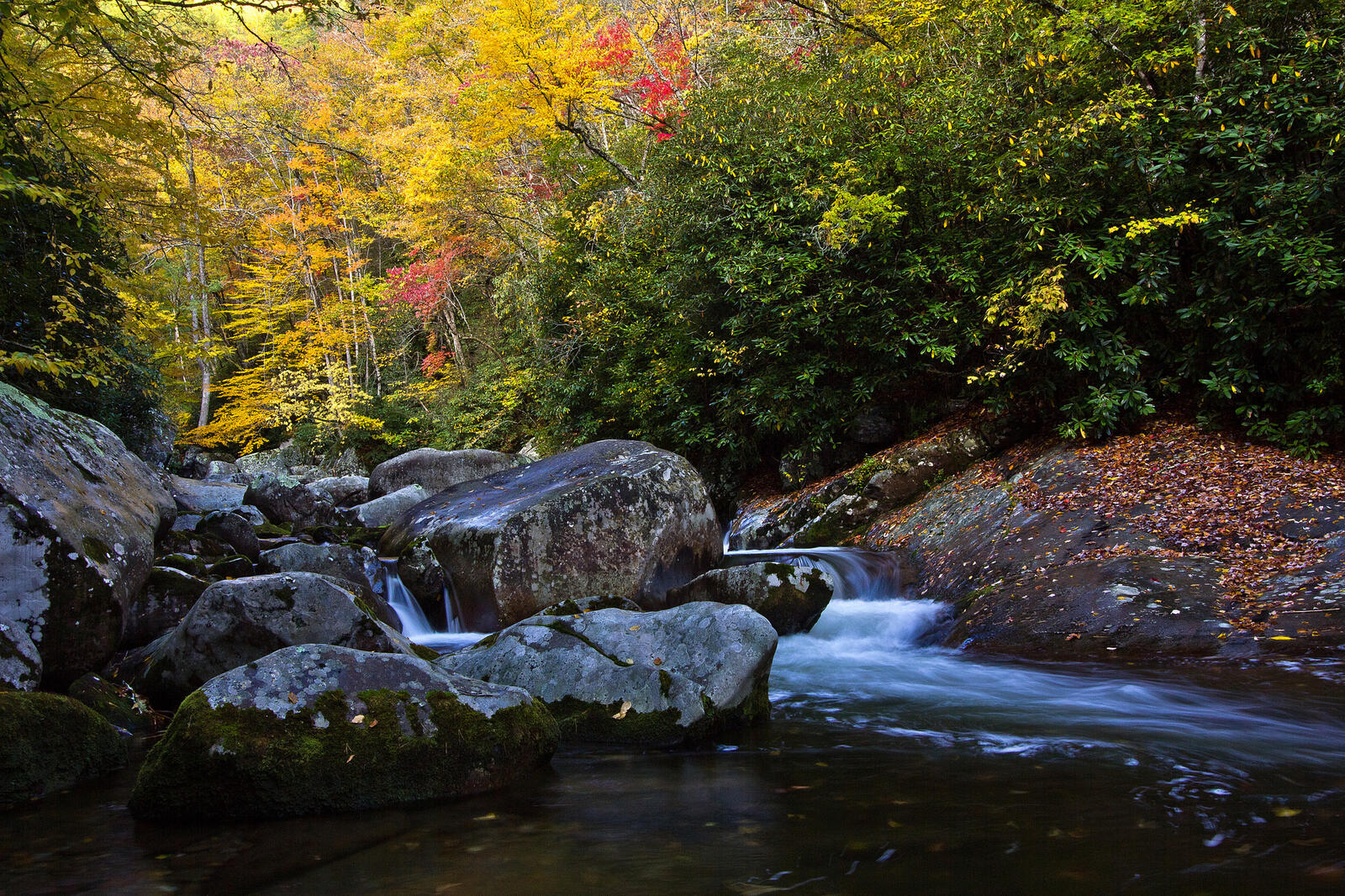 Wallpapers waterfall stones in the water autumn on the desktop