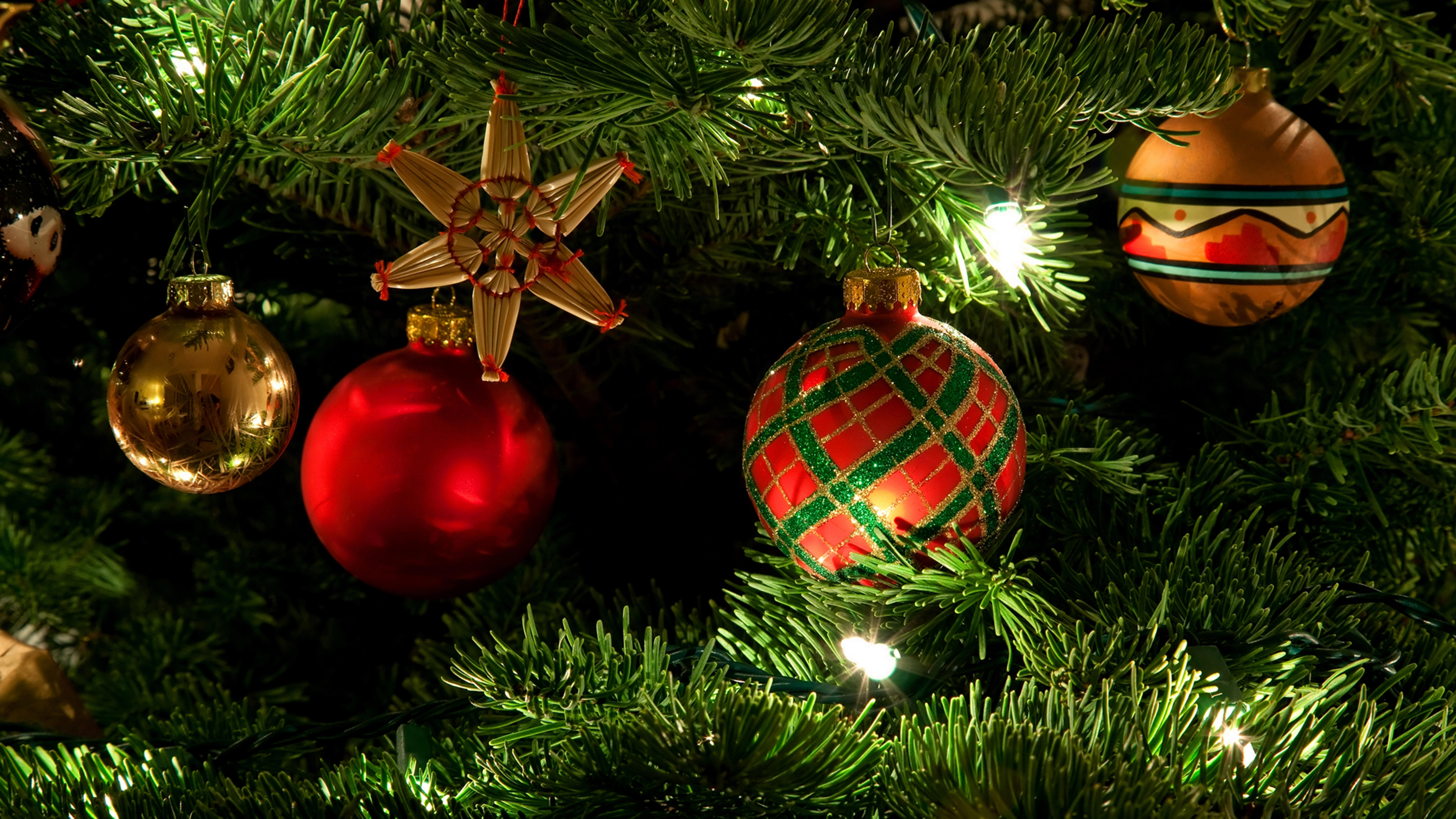 Wallpapers background garlands Christmas tree on the desktop