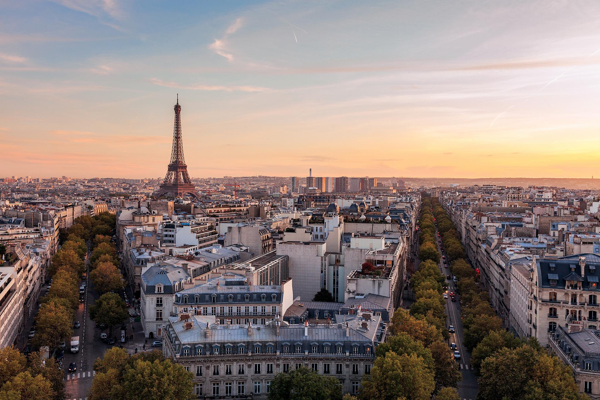 Wallpapers darkens cityscape Paris on the desktop