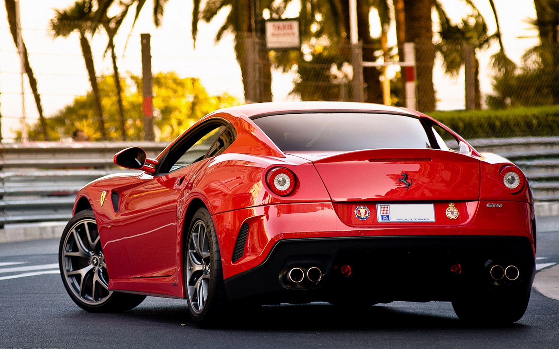 桌面上的壁纸法拉利 GTO 红色 跑车