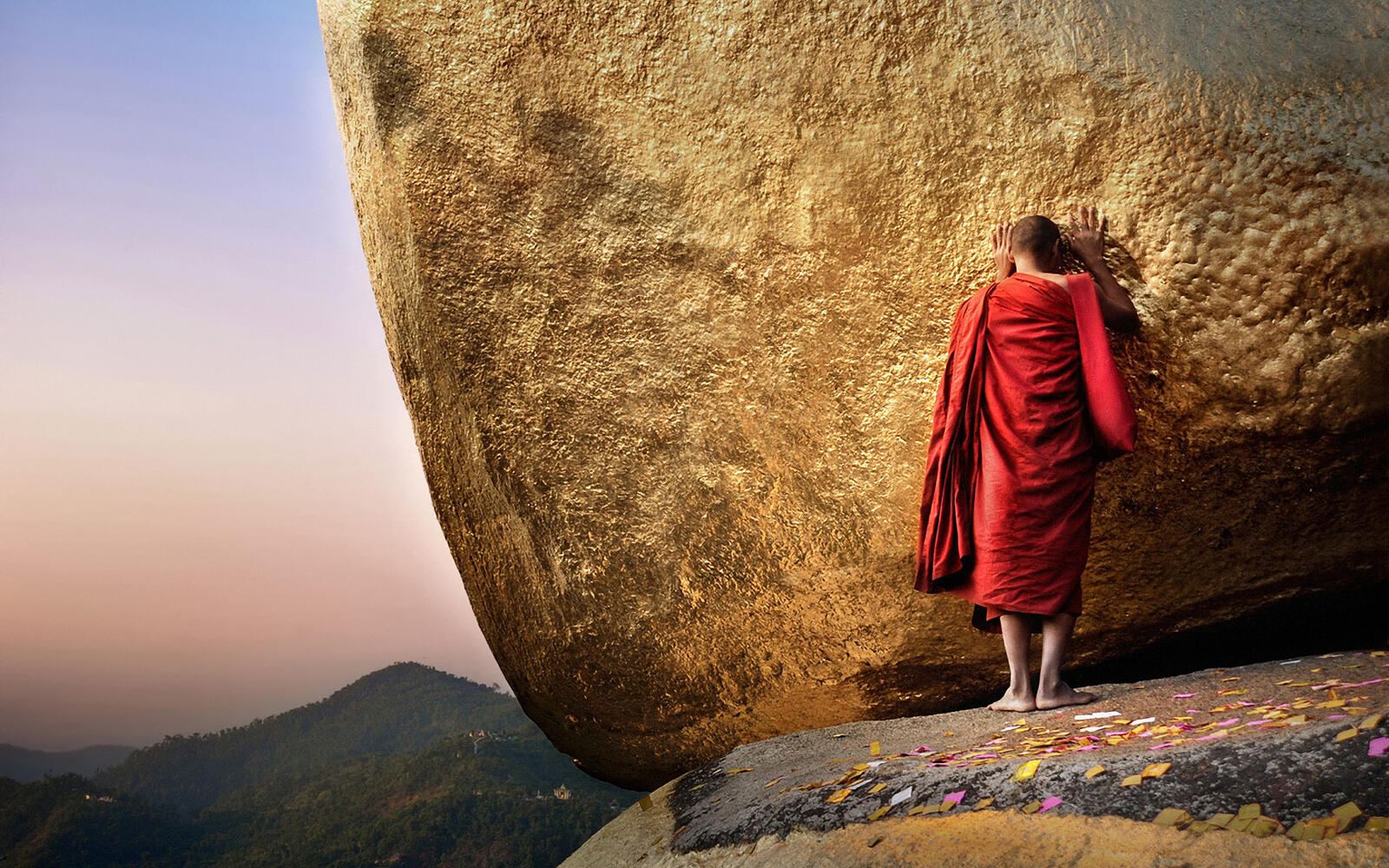 Wallpapers monk Buddhist red robe on the desktop