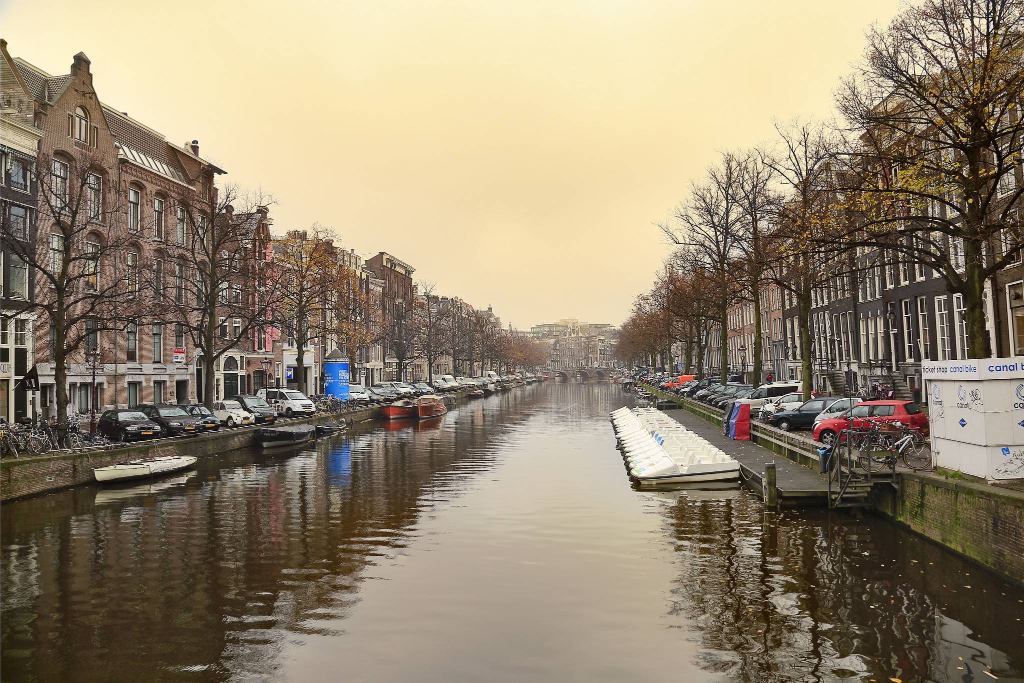 桌面上的壁纸阿姆斯特丹 秋季 荷兰首都和最大城市