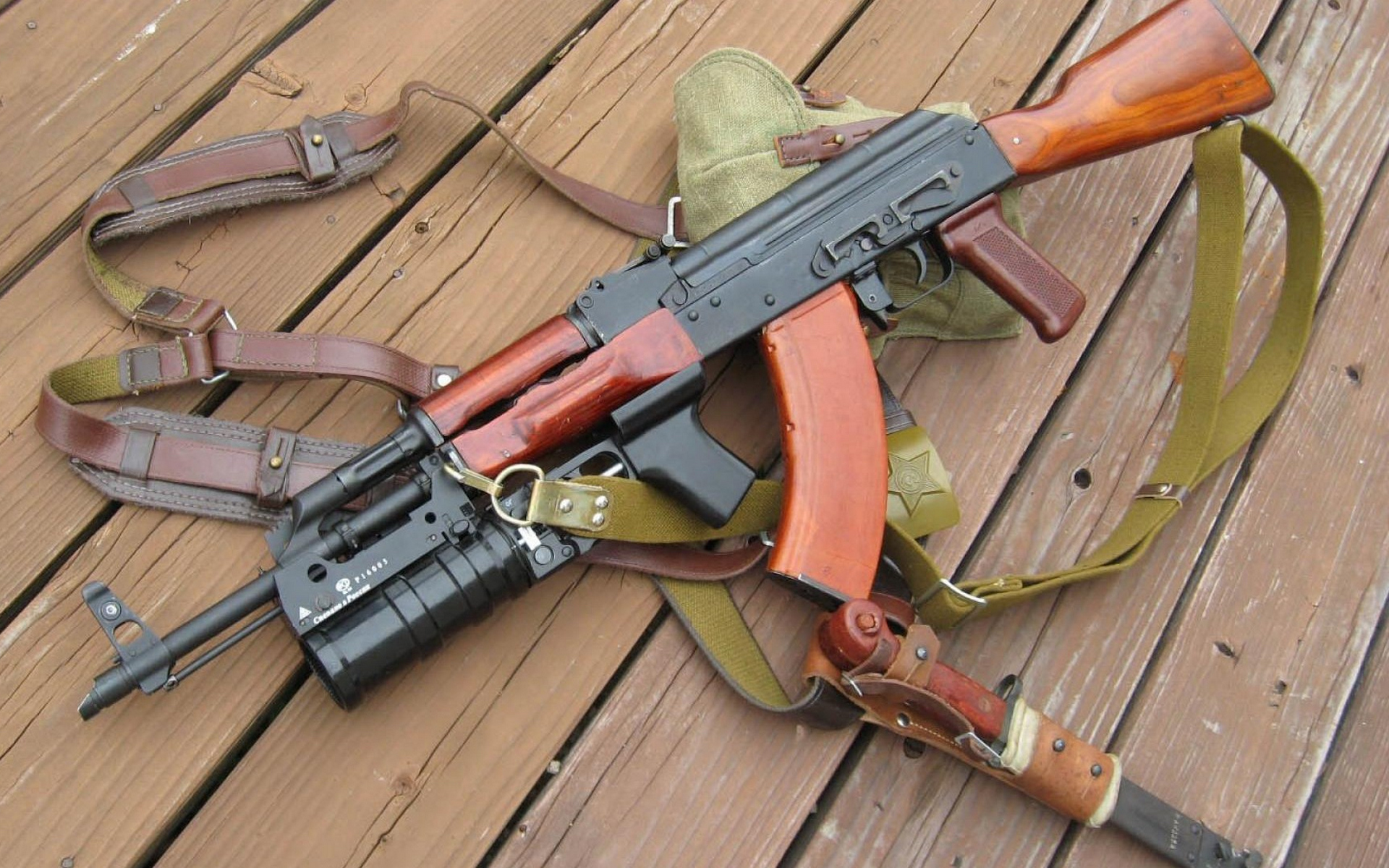 Wallpapers Kalashnikov assault rifle AK trunk on the desktop