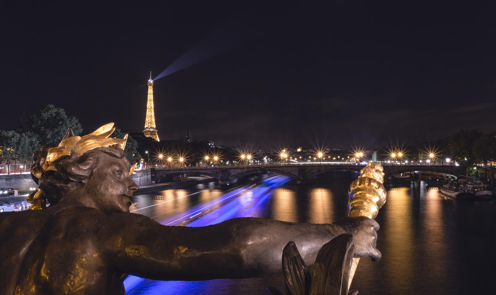 Обои Париж памятник ночь на рабочий стол
