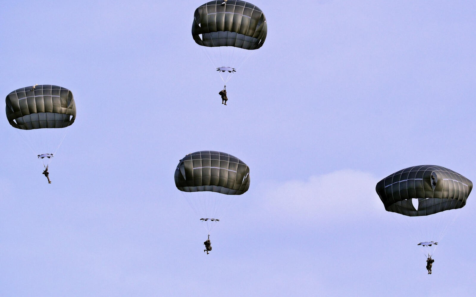 Wallpapers parachutes dome soldiers on the desktop