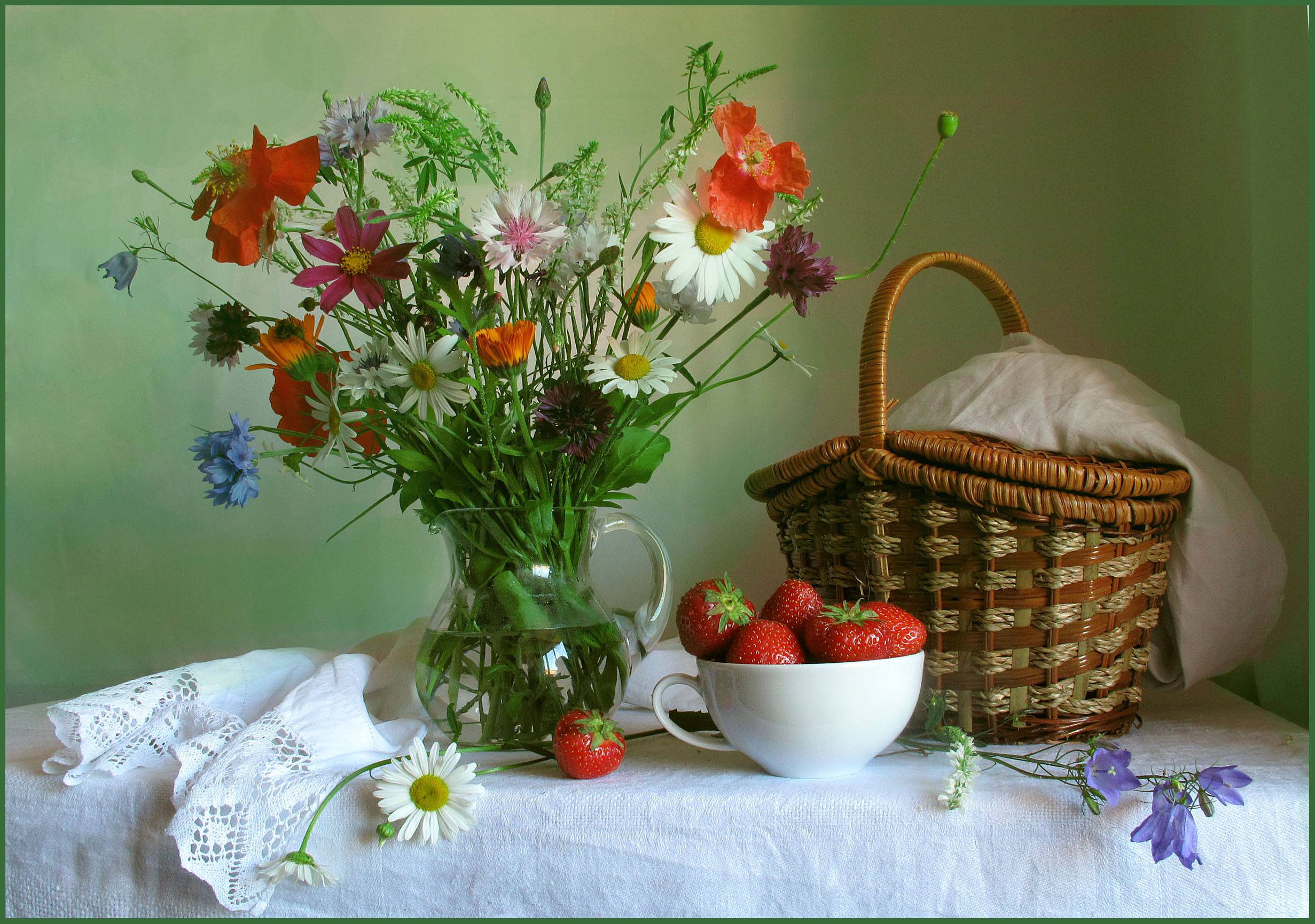 клубника яйца банка ваза цветы без смс