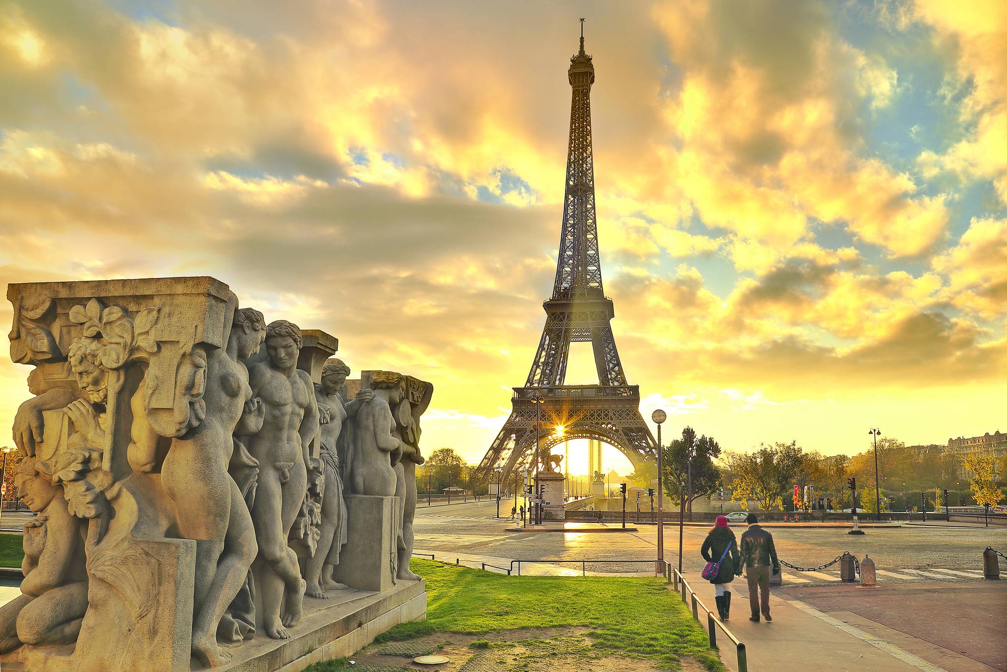 Окрестности парижа. Достопримечательности Парижа Эйфелева башня. Франция - Эйфелева башня и Лувр. Эйфелева башня в Париже фото. Тоур Франция.